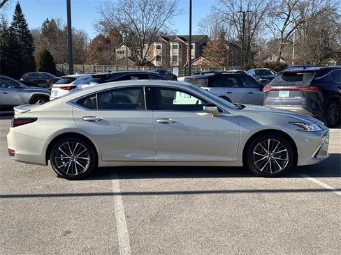 Certified 2025 Lexus ES 300h w/ Premium Package image 4
