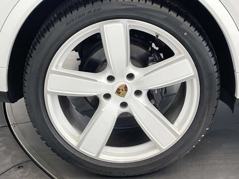 Certified 2022 Porsche Cayenne Platinum Edition AWD/4WD image 13
