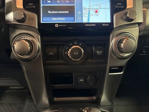Certified 2021 Toyota 4Runner SR5 Premium w/ Moonroof Package AWD/4WD image 18