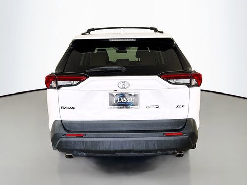 Used 2020 Toyota RAV4 XLE w/ Convenience Package FWD image 6