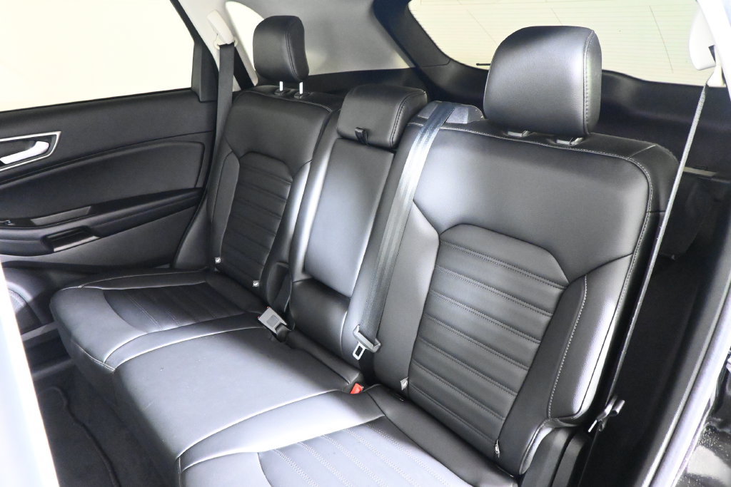 Used 2021 Ford Edge SEL w/ Convenience Package AWD/4WD image 4