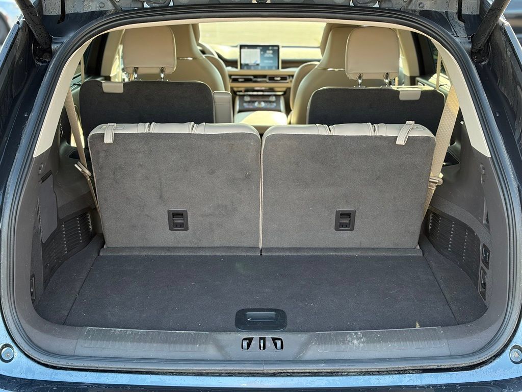 Certified 2023 Lincoln Aviator Reserve w/ Equipment Group 201A AWD/4WD image 9