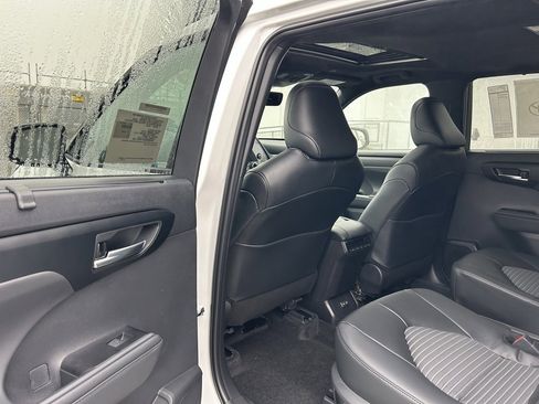 New 2026 Toyota Highlander XSE image 11