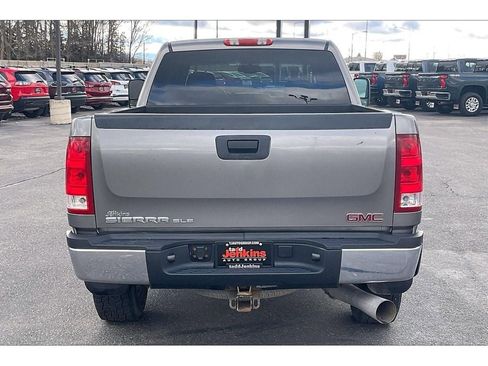 Used 2007 GMC Sierra 2500 SLE w/ Z71 Off-Road Package image 4