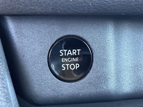 Used 2024 Nissan Rogue S image 26