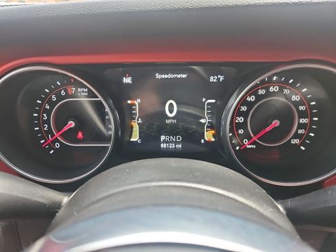 Used 2018 Jeep Wrangler Unlimited Rubicon AWD/4WD image 32