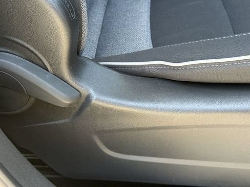 Used 2025 Chevrolet TrailBlazer LT FWD image 30