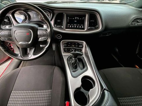 Used 2022 Dodge Challenger GT RWD image 7