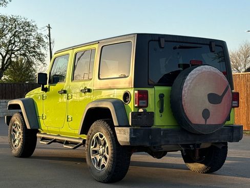 Used 2016 Jeep Wrangler Unlimited Rubicon w/ Connectivity Group image 5