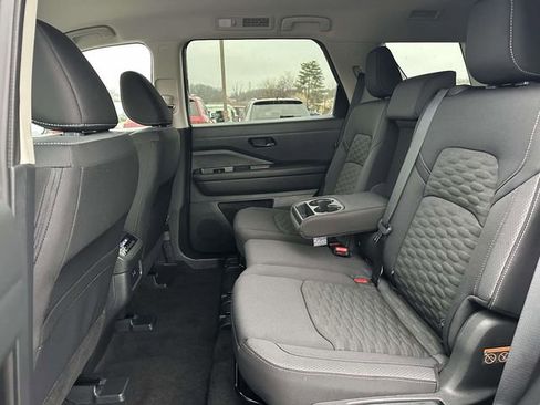 Used 2024 Nissan Pathfinder SV w/ Black Appearance Package image 16