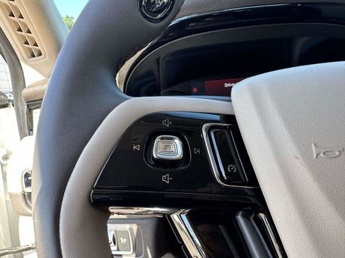 Used 2022 Lincoln Corsair Standard w/ Equipment Group 101A image 27