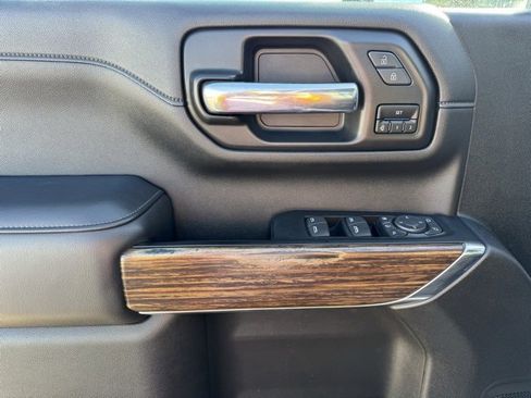 Used 2022 Chevrolet Silverado 3500 High Country w/ Technology Package image 10