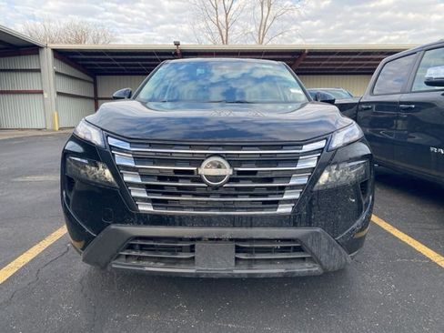 Used 2025 Nissan Rogue SV image 16