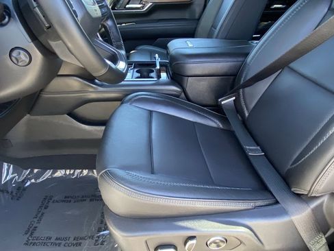 Used 2025 GMC Yukon XL Denali image 23