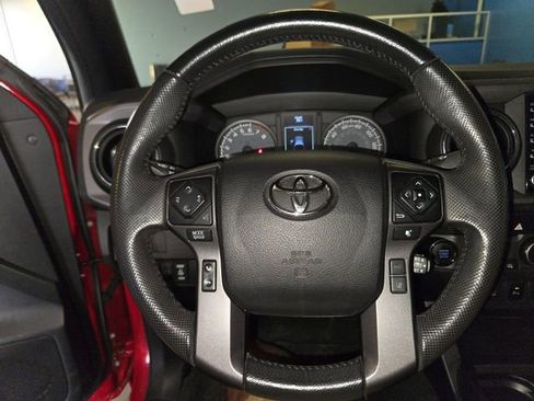 Used 2022 Toyota Tacoma TRD Off-Road w/ Technology Package image 14