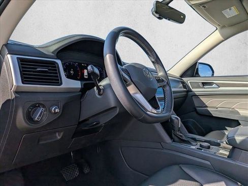 Used 2022 Volkswagen Atlas SE w/ Black Wheel Package image 10