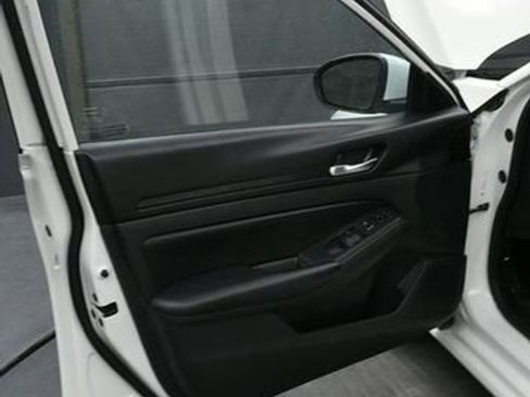 Used 2021 Nissan Altima 2.5 S FWD image 10