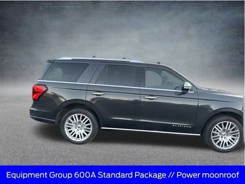 Used 2023 Ford Expedition Platinum image 4