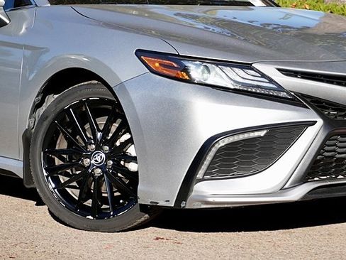 Used 2023 Toyota Camry XSE image 4