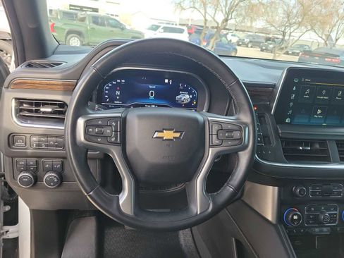 Used 2023 Chevrolet Suburban Premier image 15