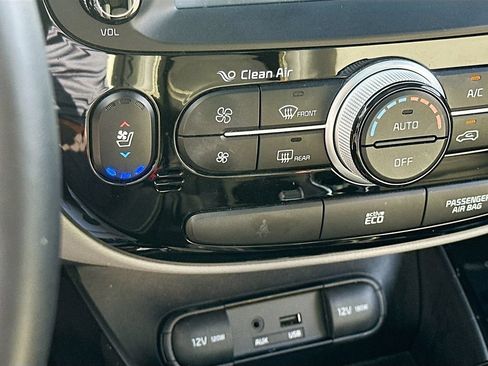 Used 2014 Kia Soul + w/ Primo Package FWD image 20