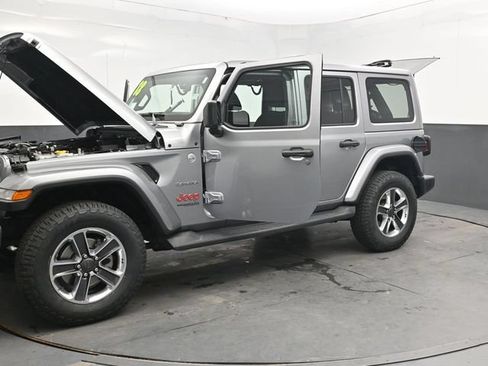 Used 2018 Jeep Wrangler Unlimited Sahara AWD/4WD image 45