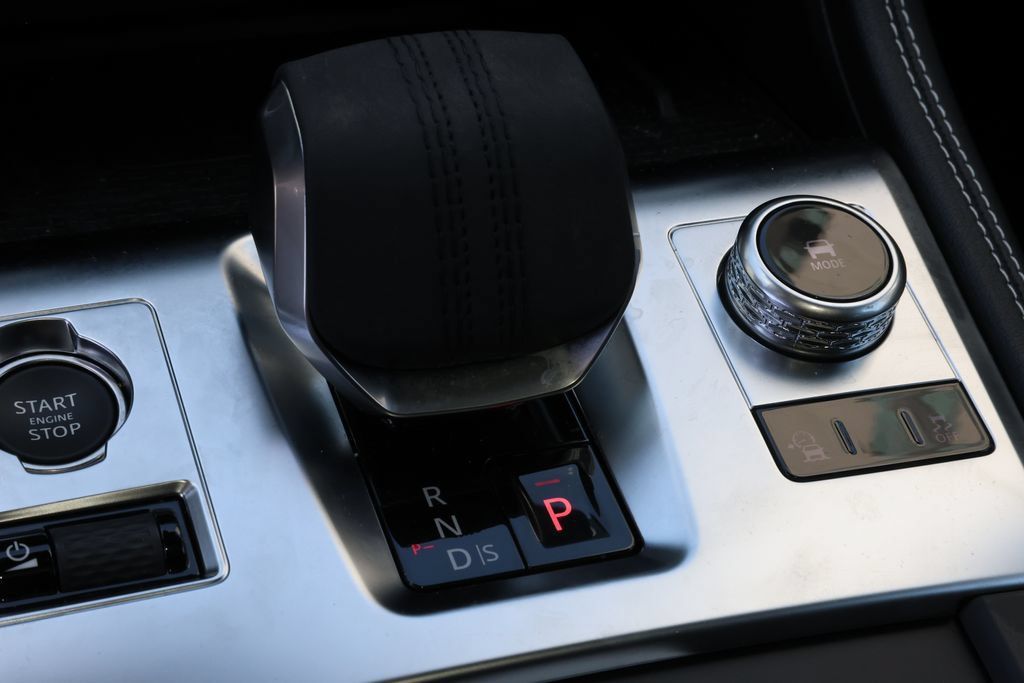 Certified 2026 Jaguar F-PACE R-Dynamic S AWD/4WD image 18