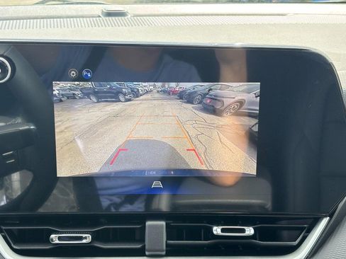 New 2026 Chevrolet Equinox LT FWD image 17