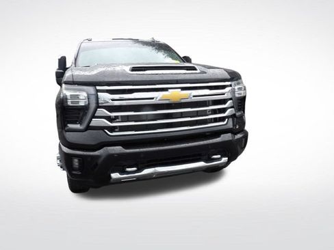 Used 2025 Chevrolet Silverado 3500 High Country w/ High Country Premium Package AWD/4WD image 3