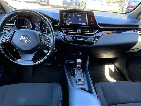 Used 2018 Toyota C-HR XLE FWD image 15