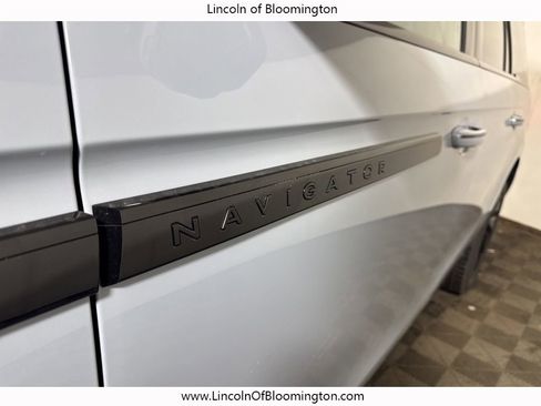 New 2025 Lincoln Navigator L Reserve w/ Jet Appearance Package image 18