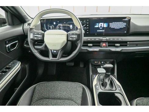 New 2025 Kia K4 GT-Line image 13