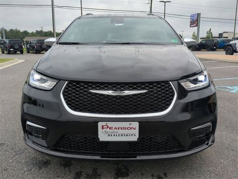 New 2026 Chrysler Pacifica Pinnacle w/ Trailer Tow Group image 9