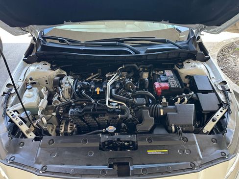 Used 2025 Nissan Altima 2.5 SV FWD image 33