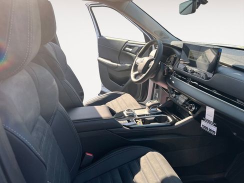 New 2026 Mitsubishi Outlander Trail Edition AWD/4WD image 15