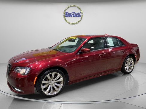 Used 2019 Chrysler 300 S w/ 300S Alloy Edition RWD image 1