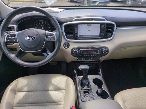Used 2019 Kia Sorento EX w/ EX Touring Package AWD/4WD image 32