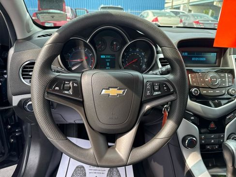 Used 2015 Chevrolet Cruze LT FWD image 13