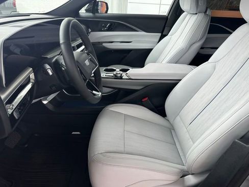 Used 2024 Cadillac Lyriq Luxury AWD/4WD image 27