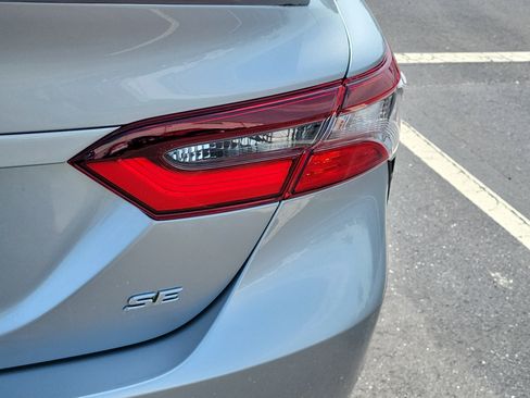 Used 2023 Toyota Camry SE image 11