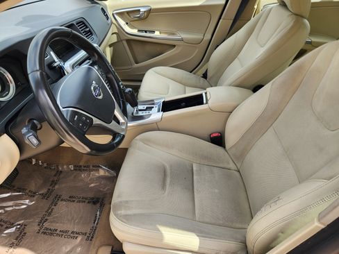 Used 2012 Volvo S60 T5 image 12