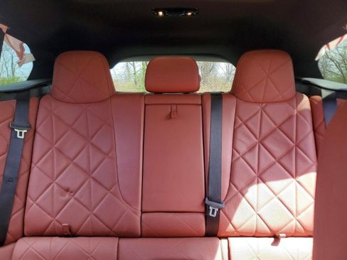 Used 2024 BMW iX xDrive50 w/ Premium Package AWD/4WD image 6