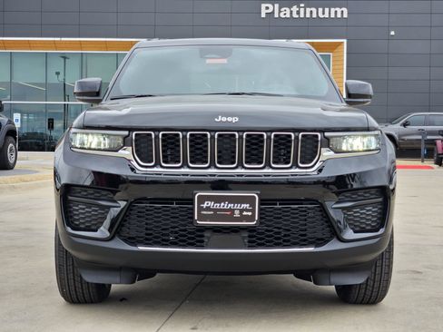 New 2026 Jeep Grand Cherokee Laredo image 6