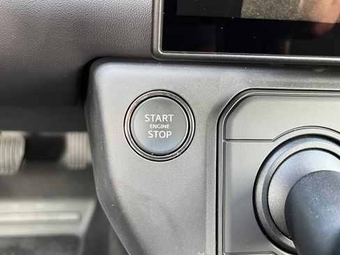 Used 2026 Land Rover Defender 110 X-Dynamic SE AWD/4WD image 25