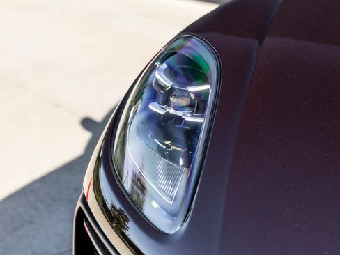 Certified 2026 Porsche Macan AWD/4WD image 19