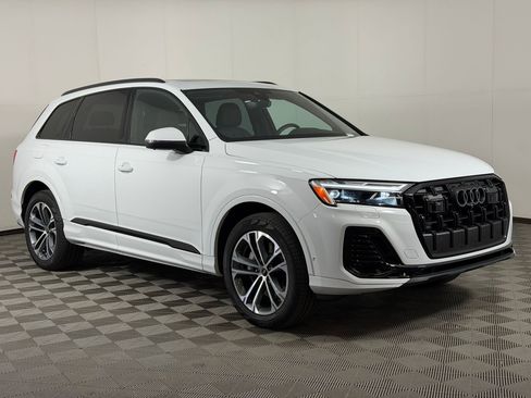 Used 2025 Audi Q7 2.0T Premium w/ Convenience Plus Package image 7