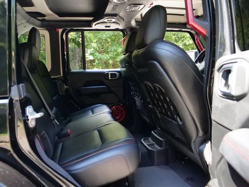 Used 2021 Jeep Wrangler Unlimited Rubicon AWD/4WD image 45