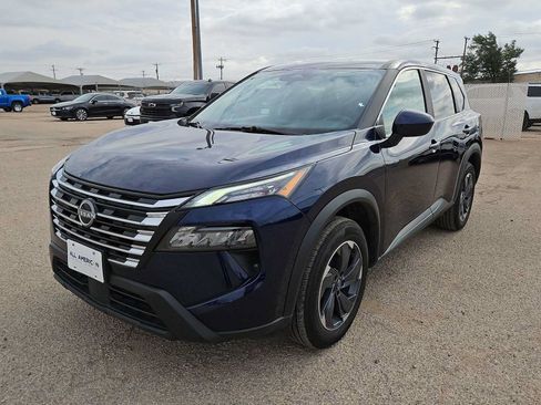 Used 2025 Nissan Rogue SV FWD image 4
