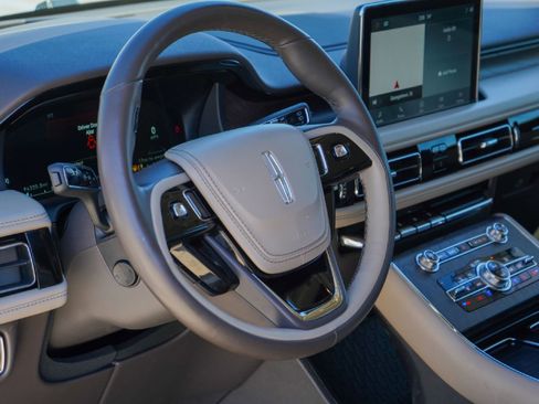 Used 2020 Lincoln Aviator Reserve w/ Equipment Group 202A image 7