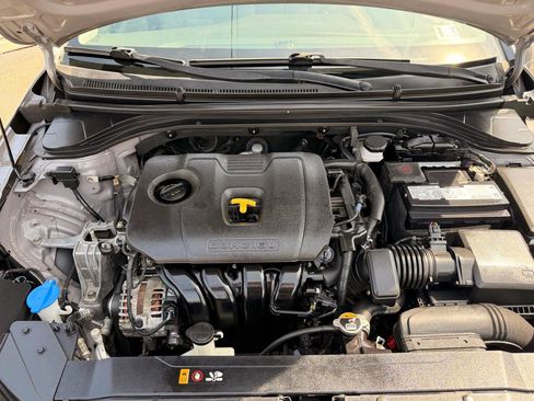 Used 2020 Hyundai Elantra SE w/ Convenience Package (C2) image 29